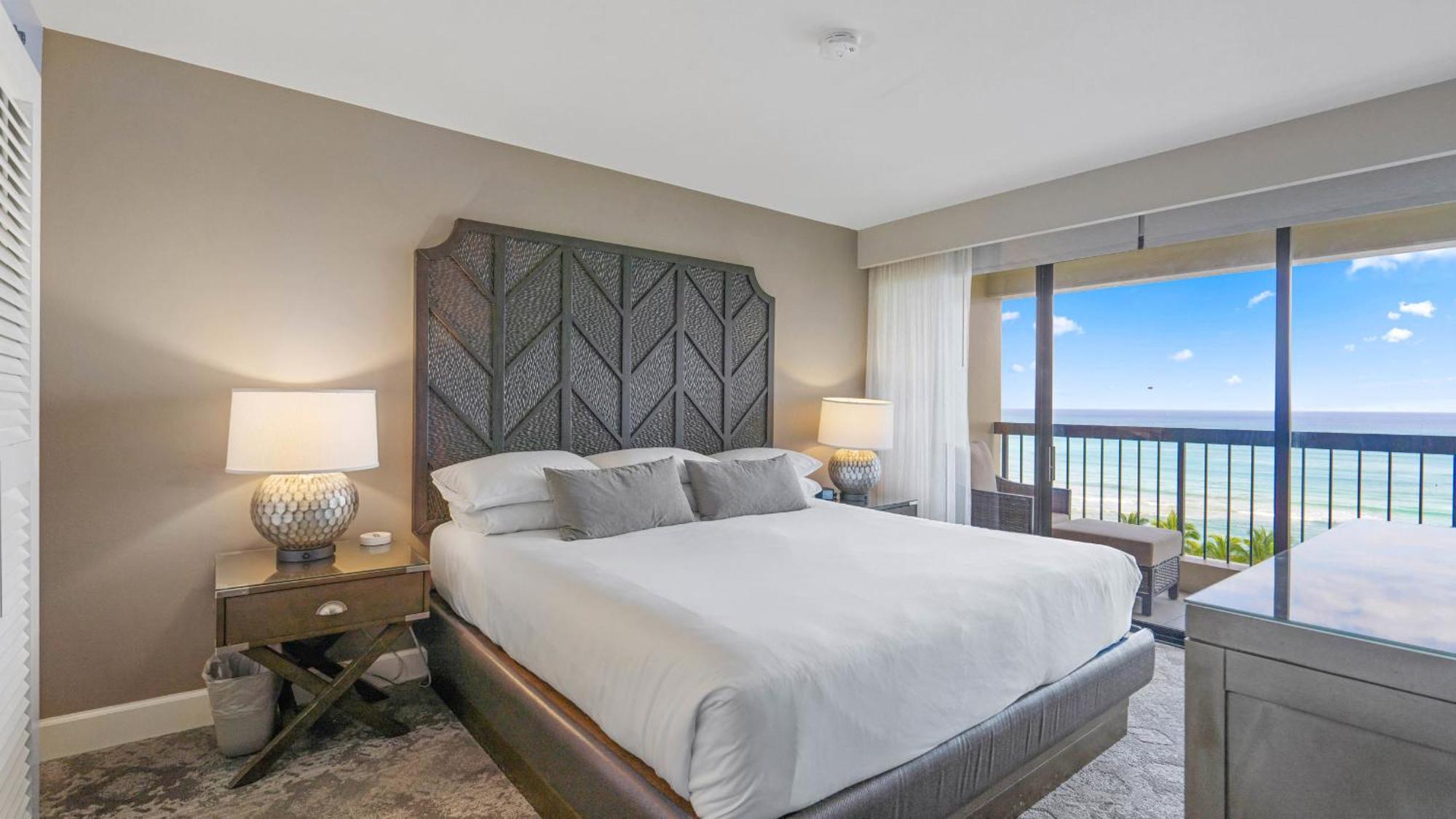 Luxury Oceanfront 2 Bedroom Apartment At Waikiki Beach Tower Гонолулу Экстерьер фото