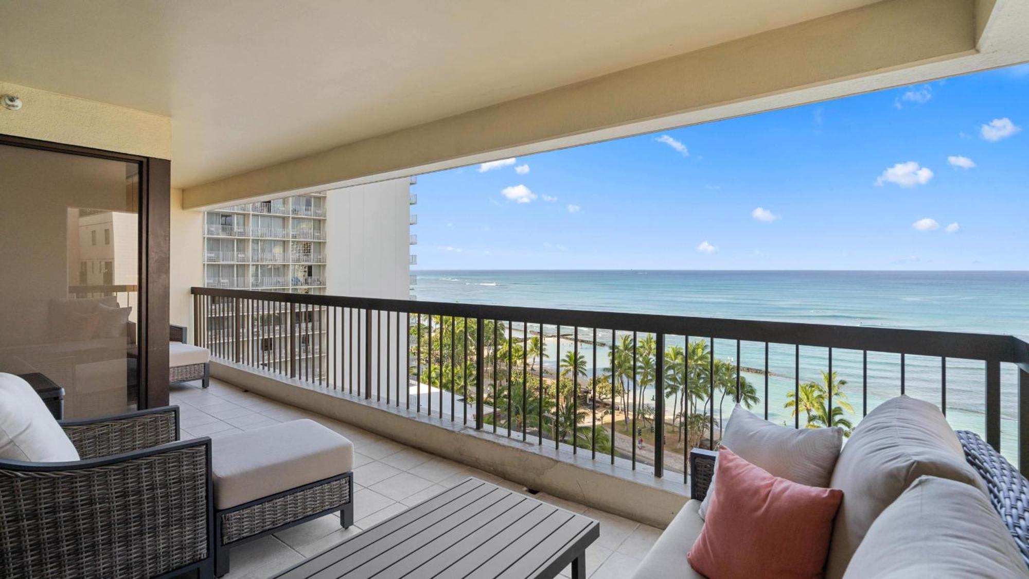 Luxury Oceanfront 2 Bedroom Apartment At Waikiki Beach Tower Гонолулу Экстерьер фото