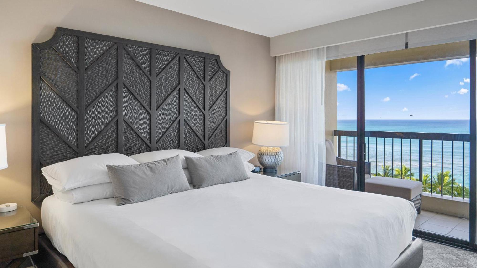 Luxury Oceanfront 2 Bedroom Apartment At Waikiki Beach Tower Гонолулу Экстерьер фото