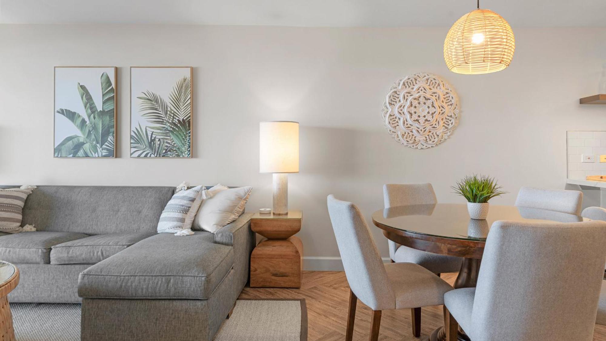 Luxury Oceanfront 2 Bedroom Apartment At Waikiki Beach Tower Гонолулу Экстерьер фото
